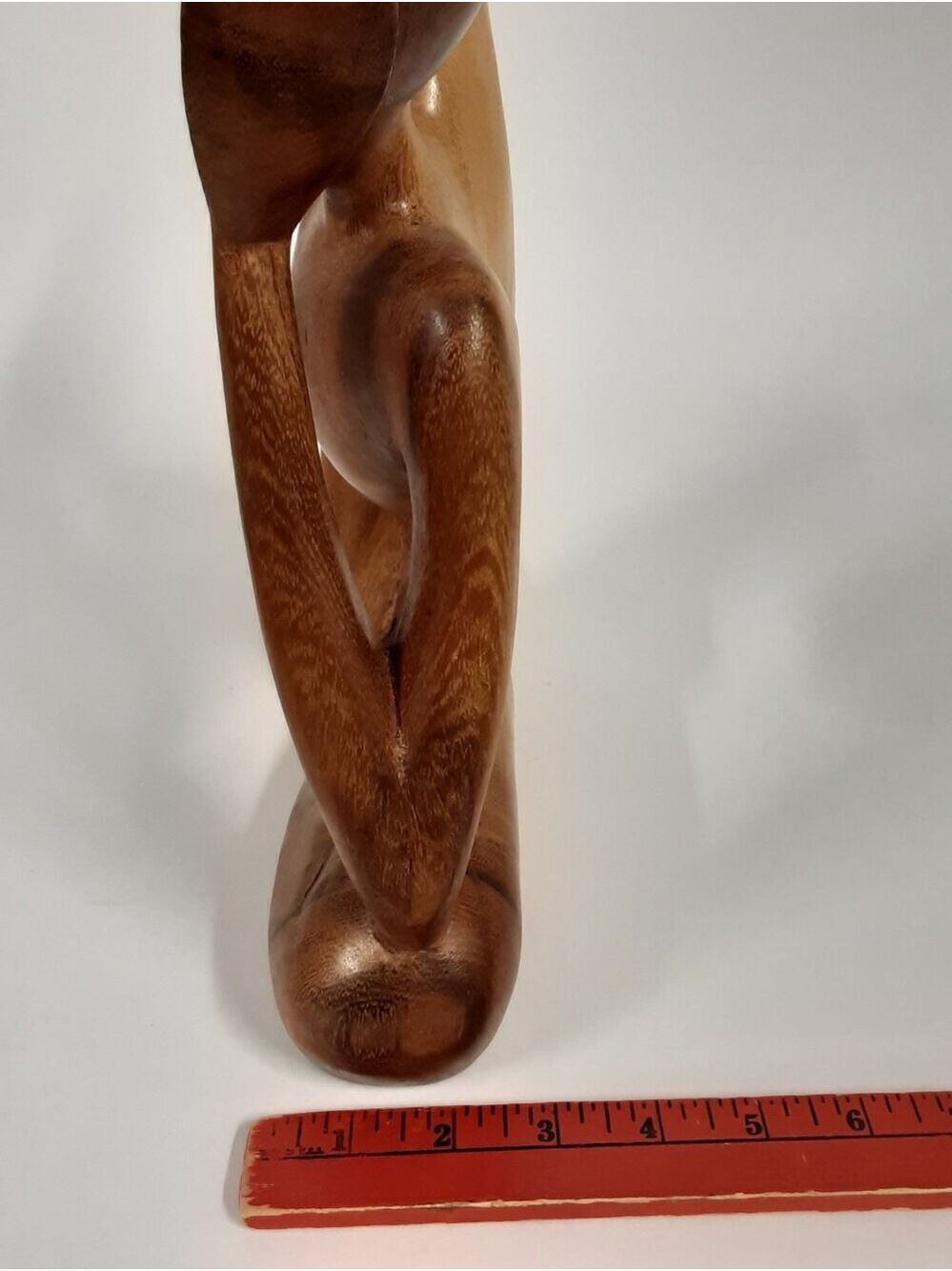 G6 Collection Large Hand-Carved Suar Wood Thinking Man - Picture 6 of 10